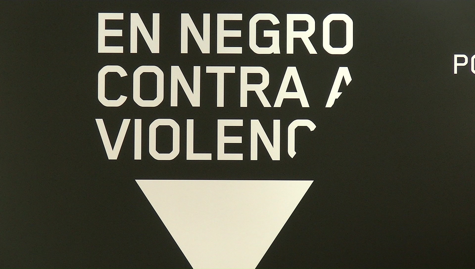 “En negro contra a violencia” chegará a 15 concellos