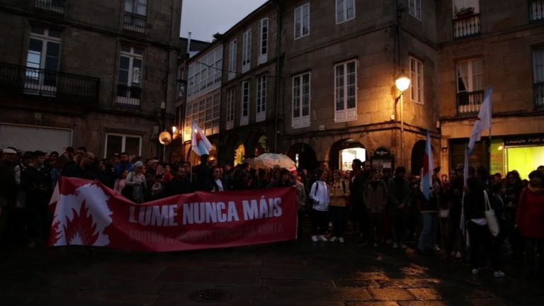 Lumes, Nunca Máis: Manifestación Compostela