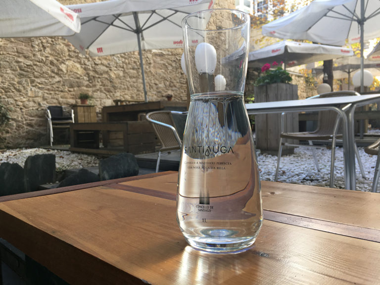 Compostela continúa fomentando o consumo de auga da billa