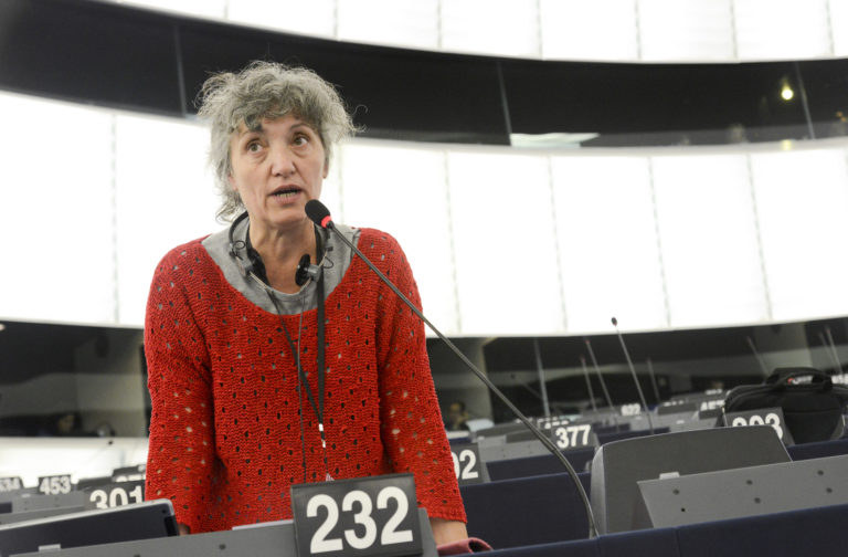 Lidia Senra reclama o dereito a empregar o galego no Parlamento Europeo