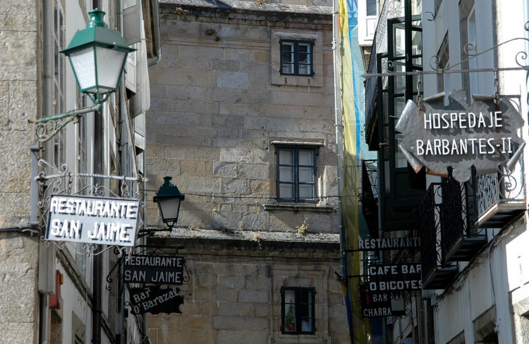 Compostela Aberta insiste na limitación dos pisos turísticos: “Non imos mudar a nosa posición”
