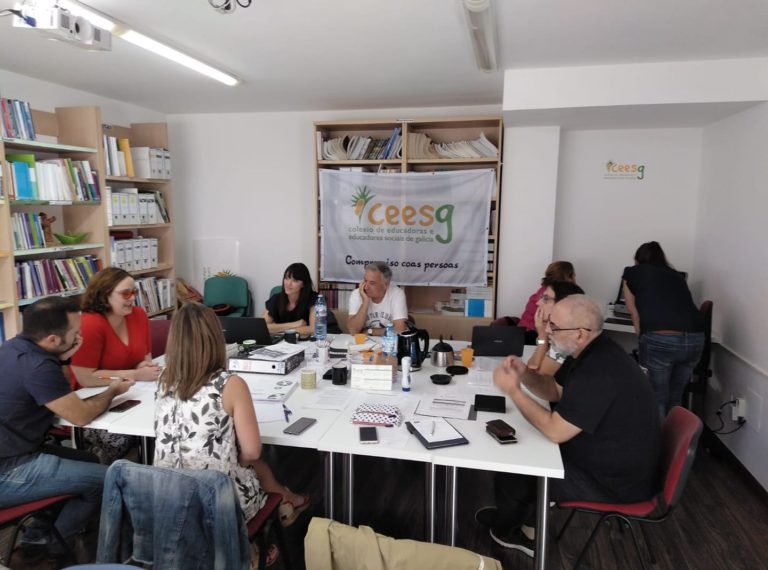 O Colexio de Educadoras Sociais reivindica unha lei galega e a fin do instrusismo laboral