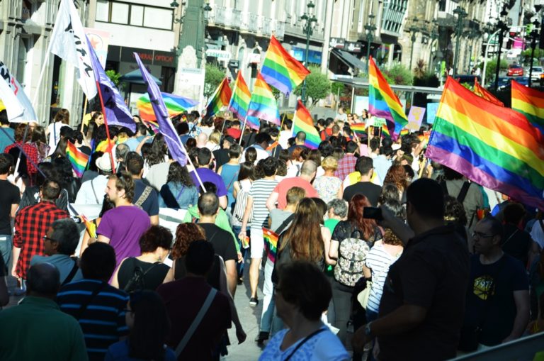 Condena do movemento social e político á agresión homófoba ocorrida en Carballo