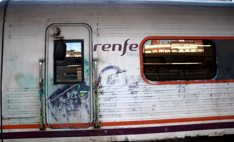 Un ferrocarril “público e social” para medio millón de galegas