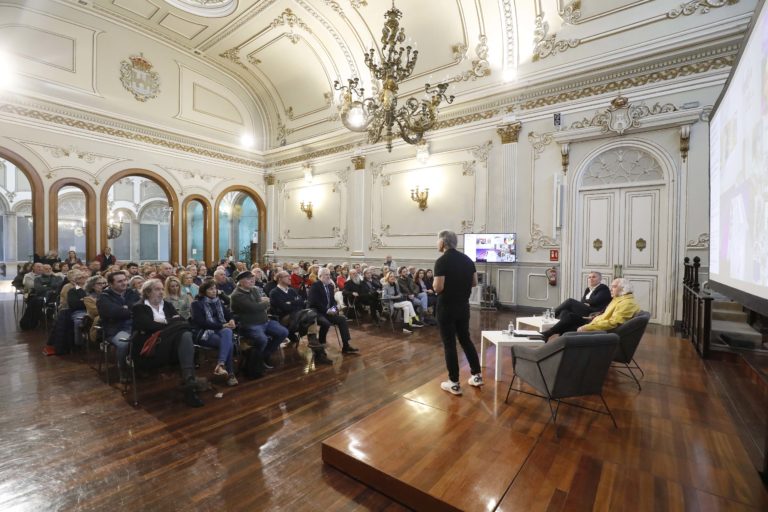‘Conversas con arte’, a serie de conferencias coa que a Deputación de Pontevedra quere impulsar aos artistas locais